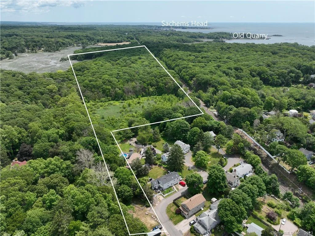 12 Bowhay Hill Road, Branford, CT