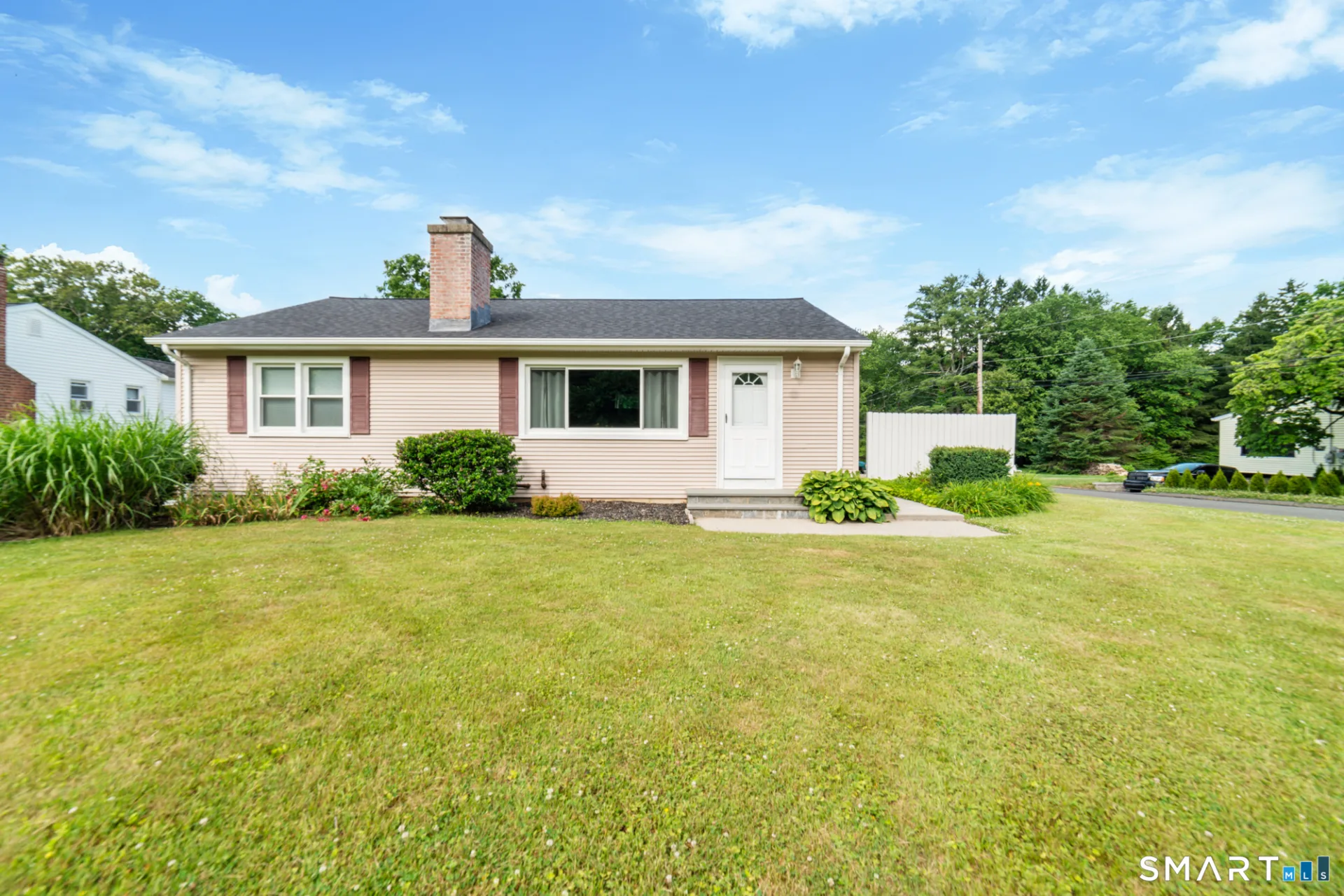 15 Evergreen Drive, Southbury, CT