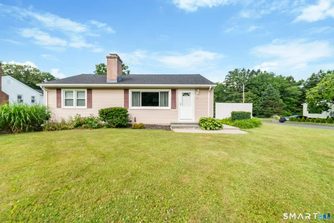 15 Evergreen Drive, Southbury, CT