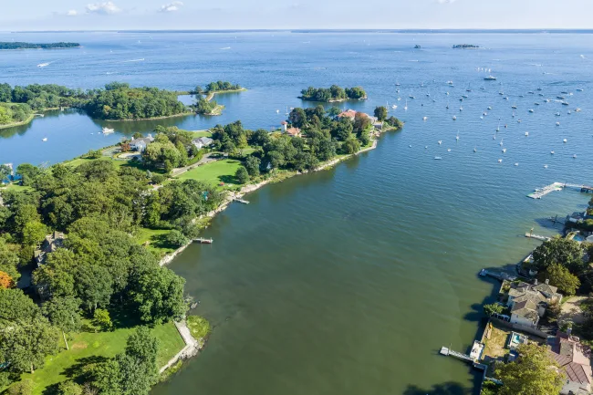 2 Vista Drive, Greenwich, CT