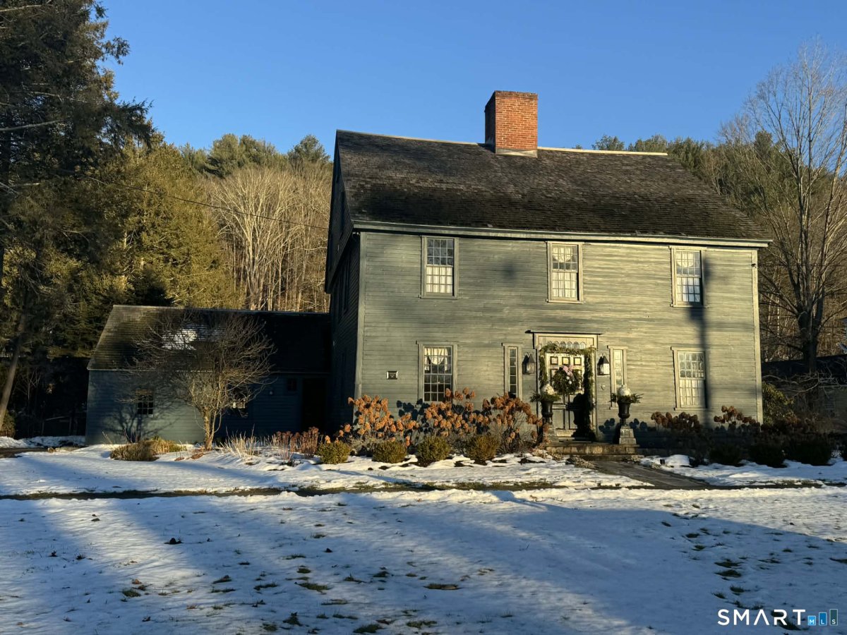 337 Main Street, Woodbury, CT