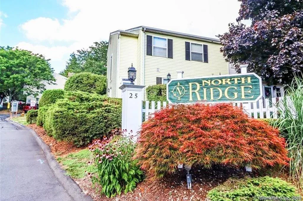 25 Padanaram Road #APT 13, Danbury, CT