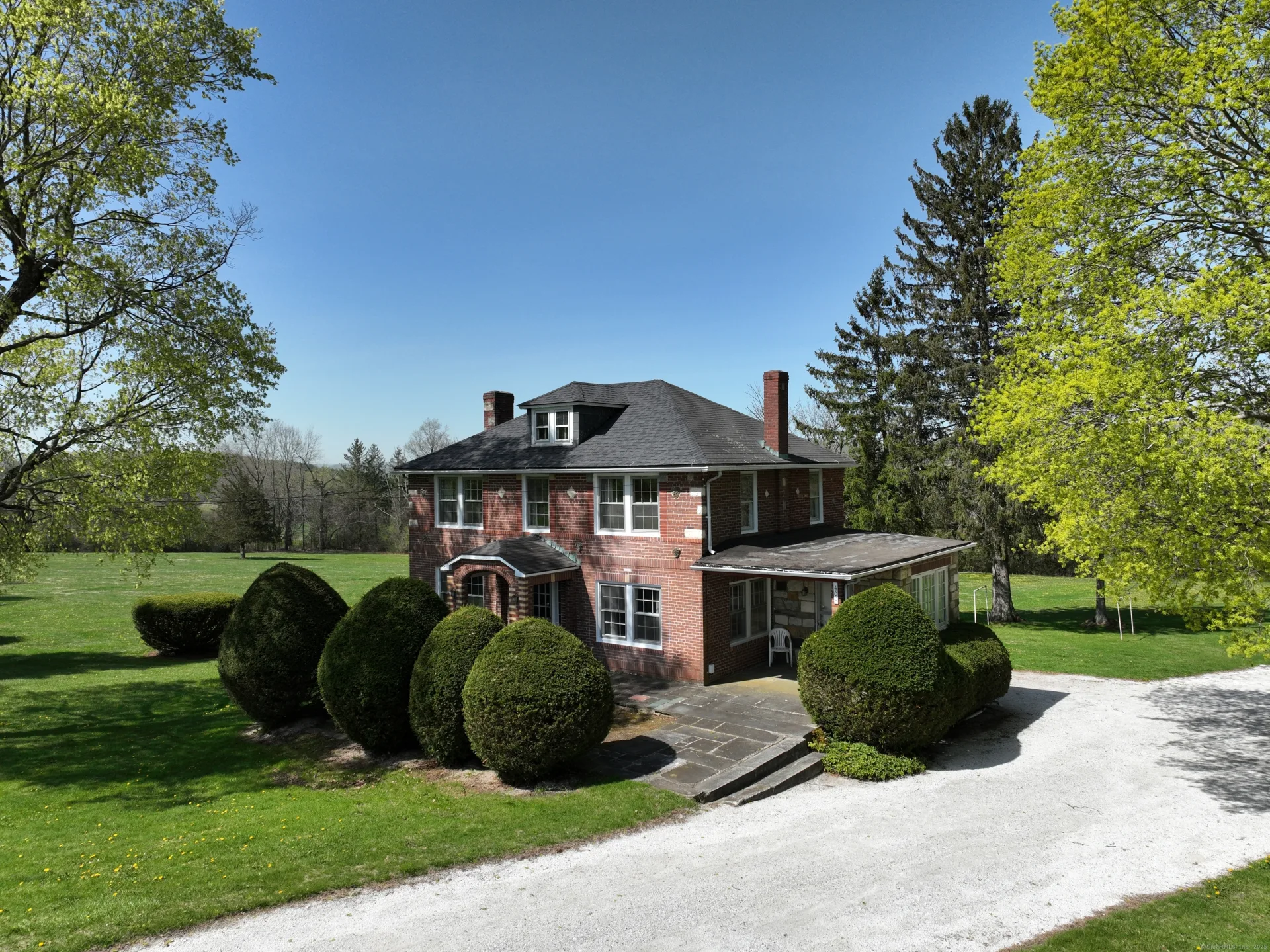 400 Gay Street, Sharon, CT