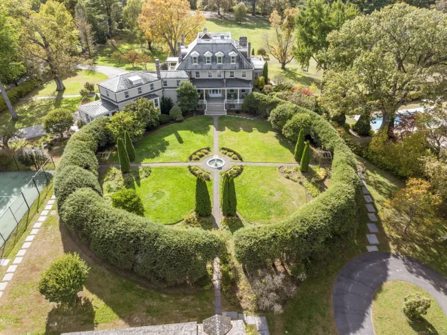 11 Mountain Spring Road, Farmington, CT