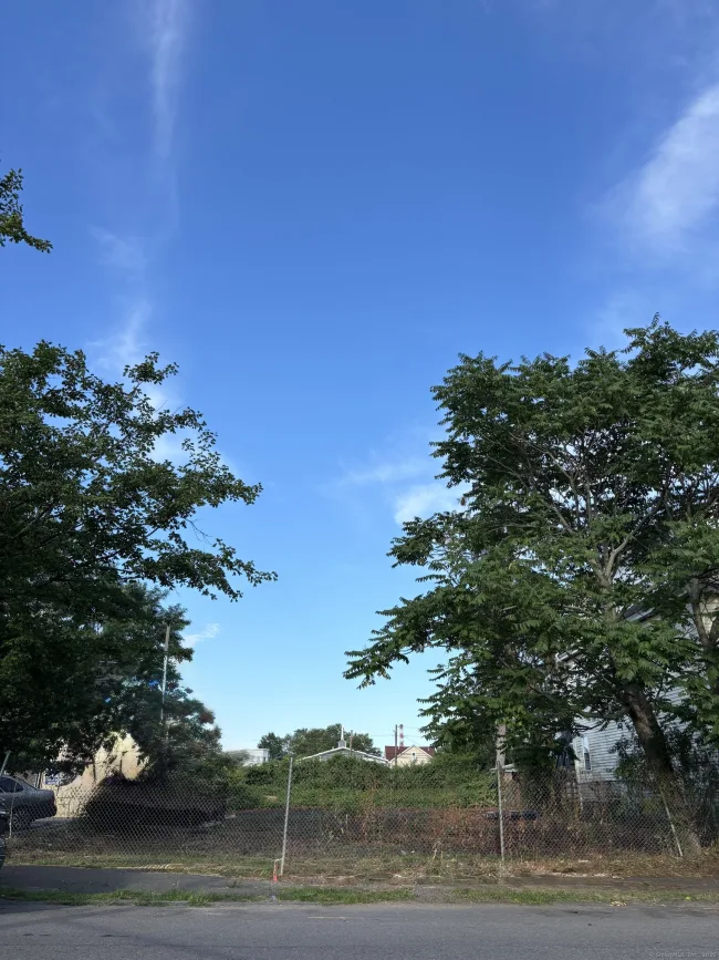 150 Clinton Avenue, Bridgeport, CT