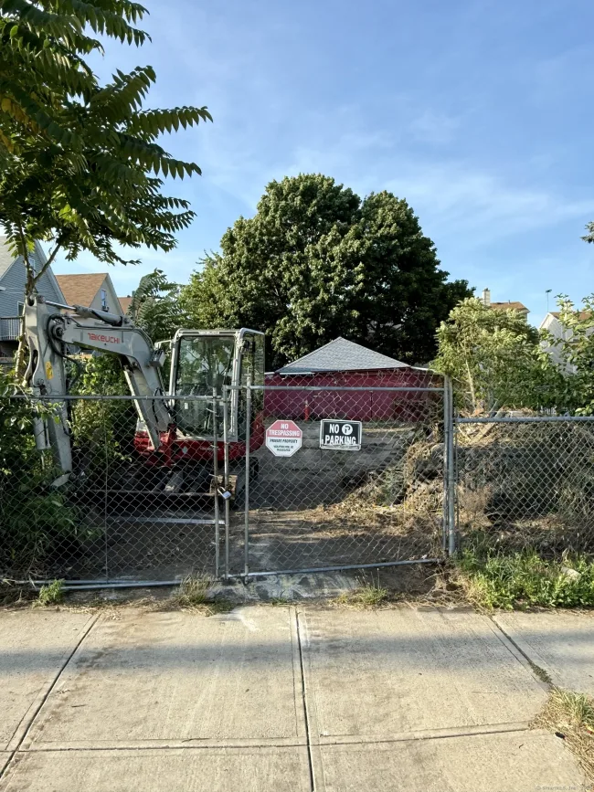 445 Nichols Street, Bridgeport, CT