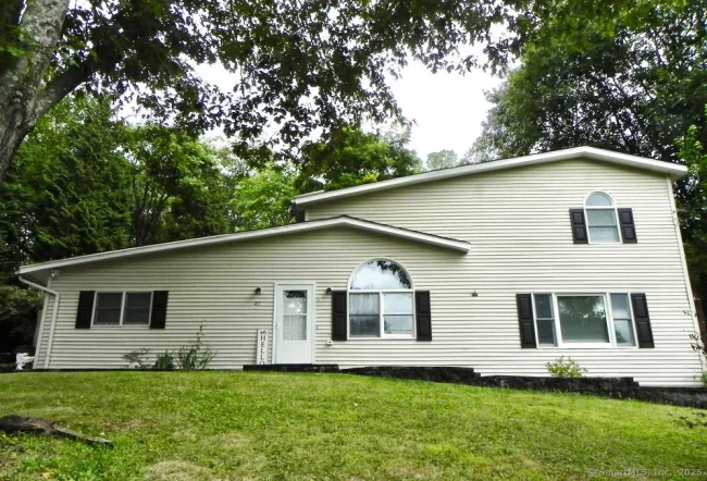 47 Valley View Lane, New Milford, CT