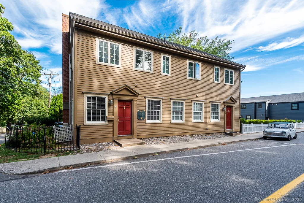 11 North Main Street, Essex, CT