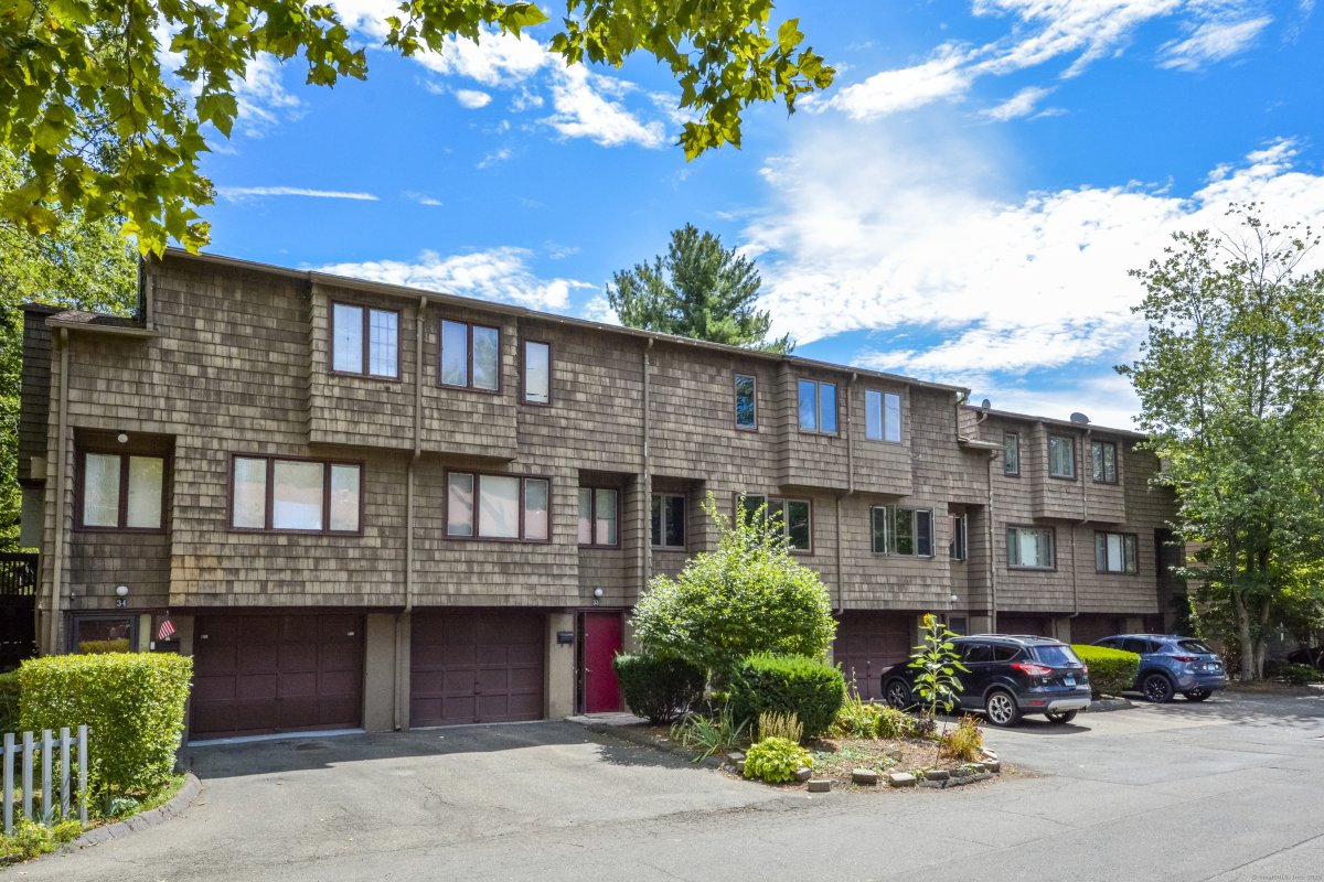 32 Towne House Road #32, Hamden, CT