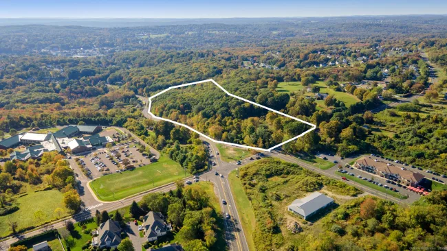 741 Echo Lake Road, Watertown, CT