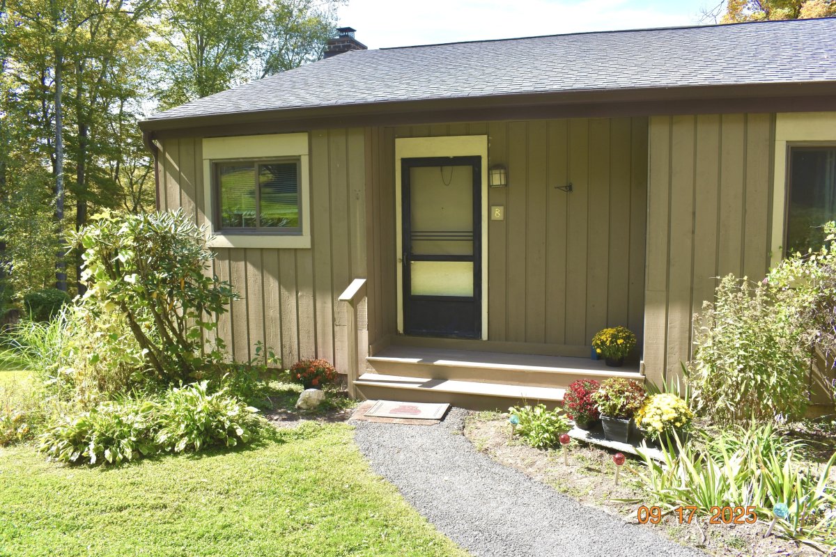8 Tamarack Lane #8, Woodbury, CT