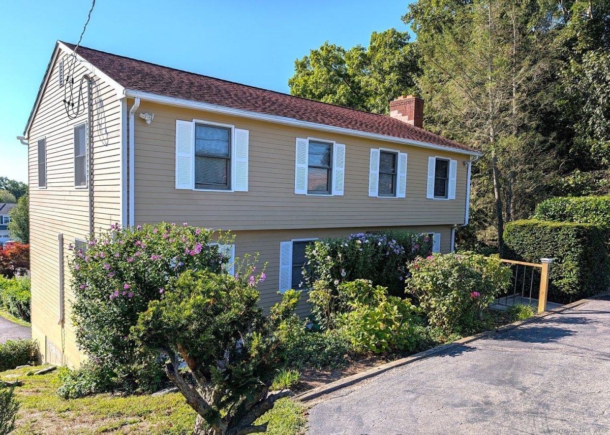 42 Fairway Green, Fairfield, CT