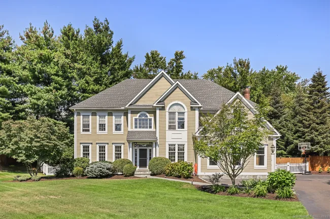 305 South Gate Lane
