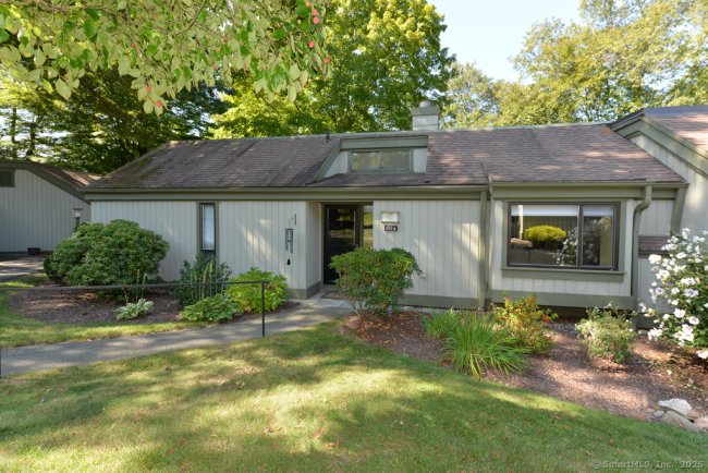 902 Heritage Village #A