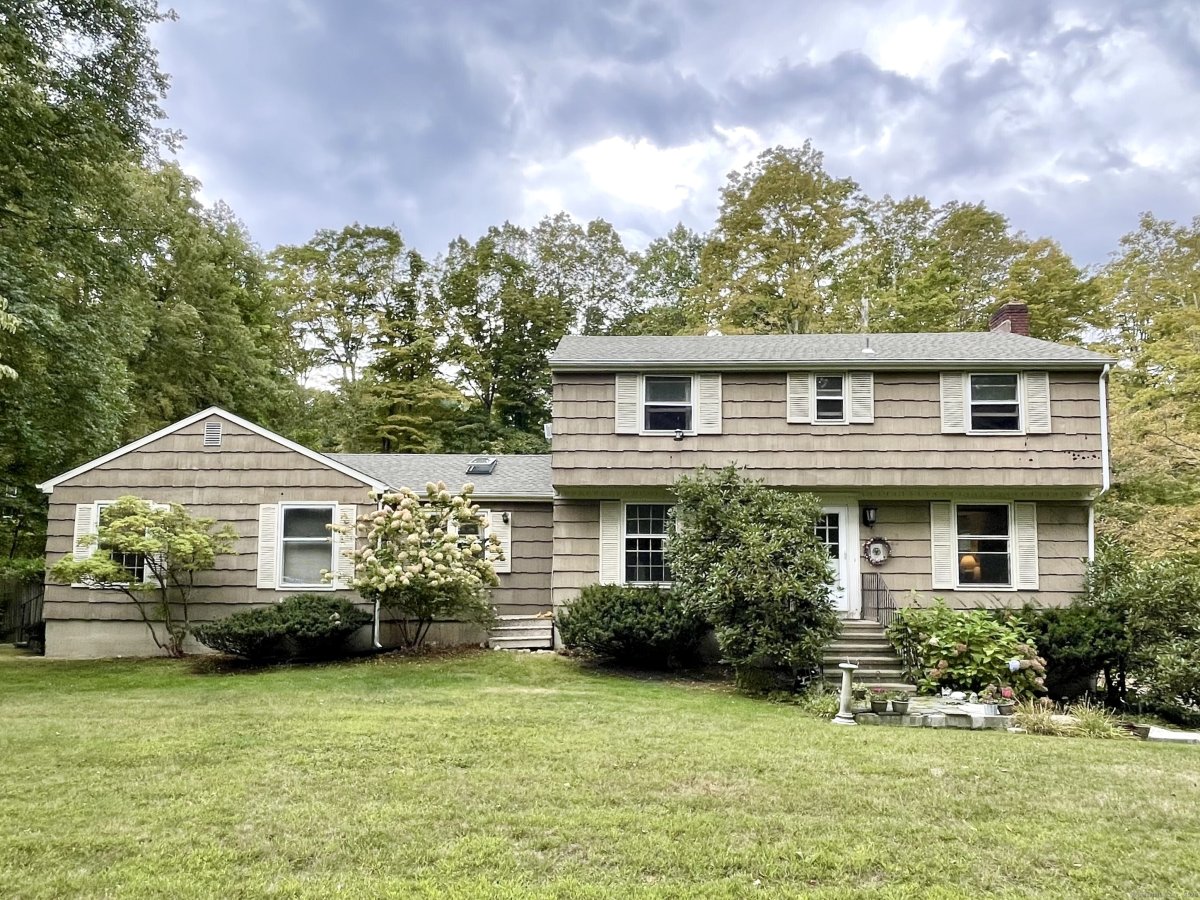 2 Rita Drive, New Fairfield, CT