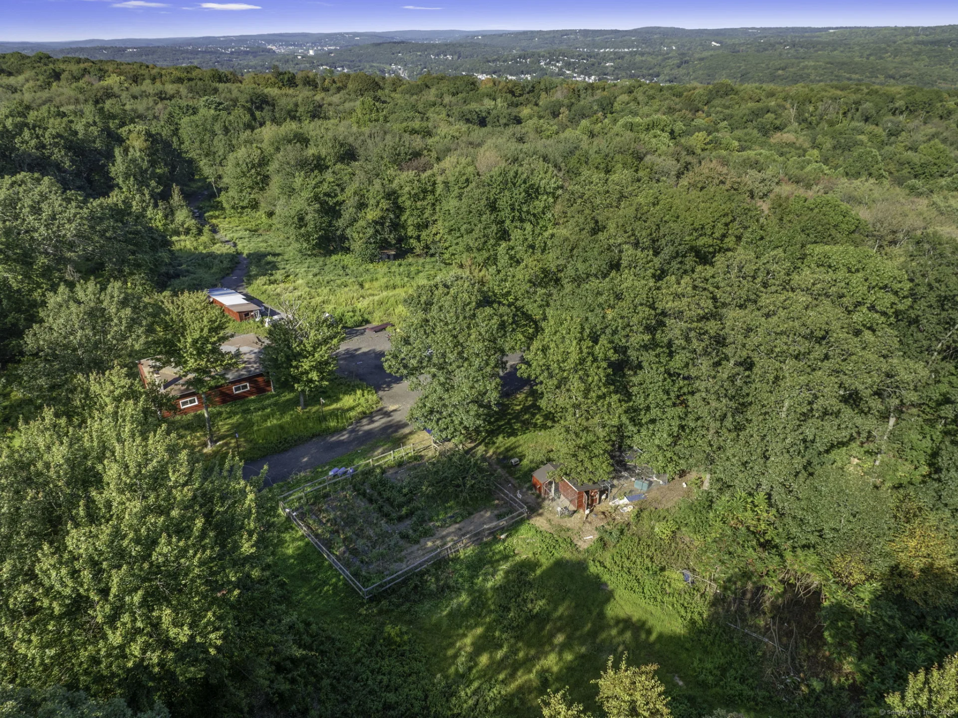 100 Hunters Mountain Road, Naugatuck, CT