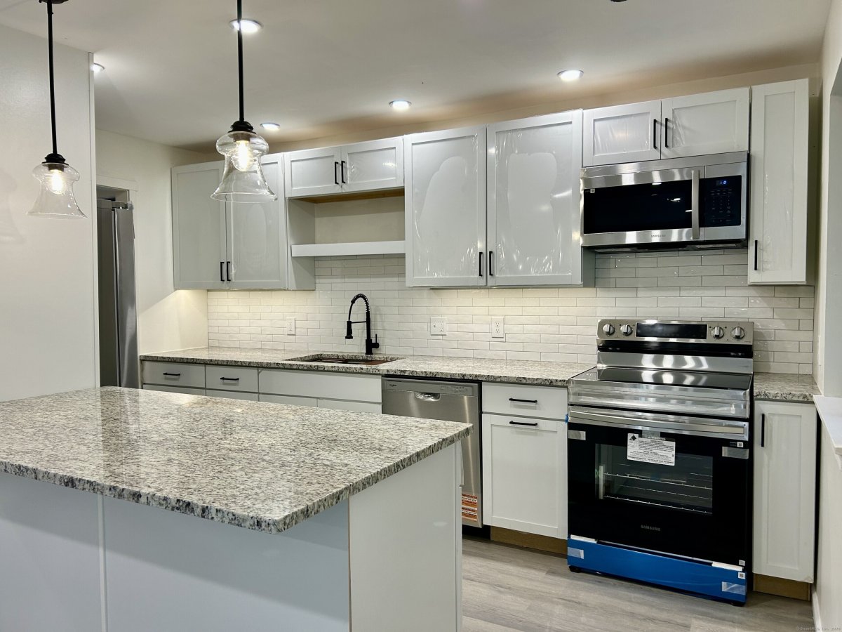 114 Heritage Village #C, Southbury, CT