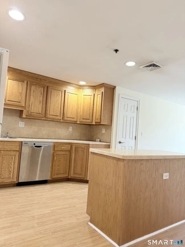 380 Main Street #13, Wallingford, CT