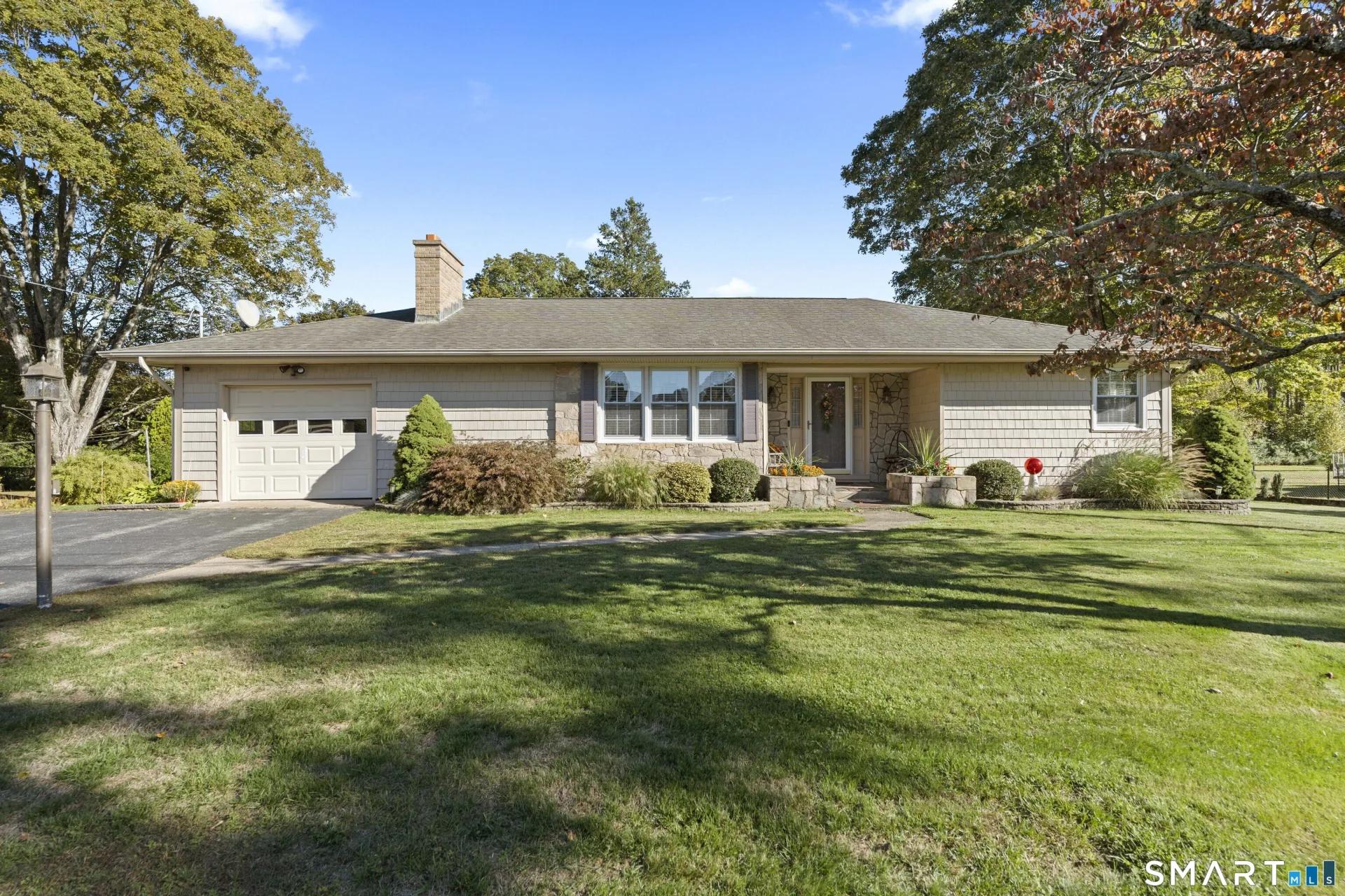 4 Dogwood Drive, Waterford, CT
