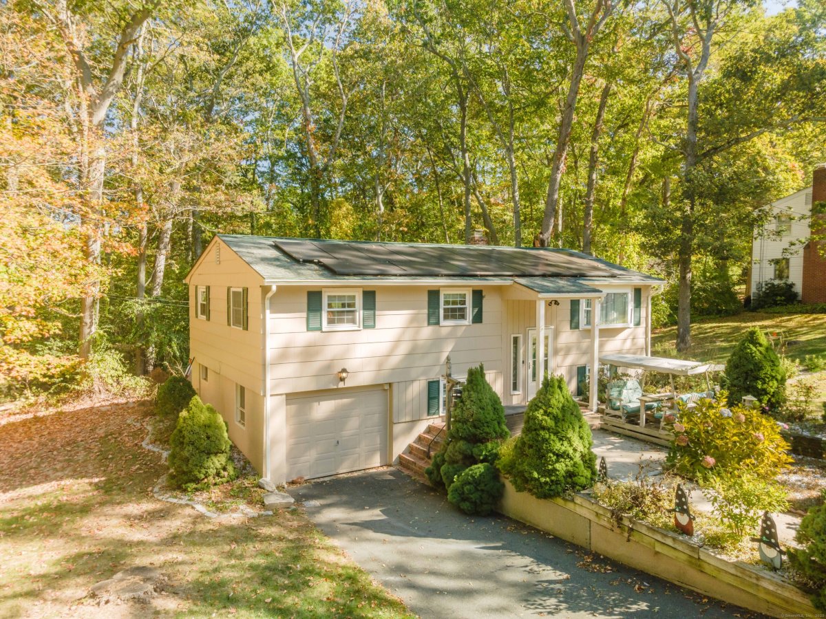 6 Marion Drive, East Lyme, CT