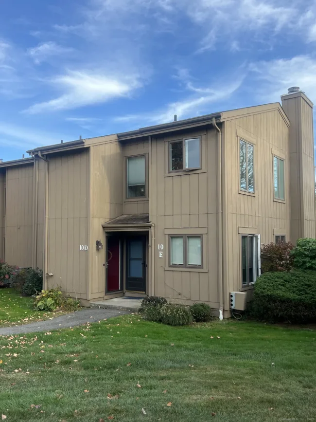 10 Pilgrim Harbor #D, Wallingford, CT