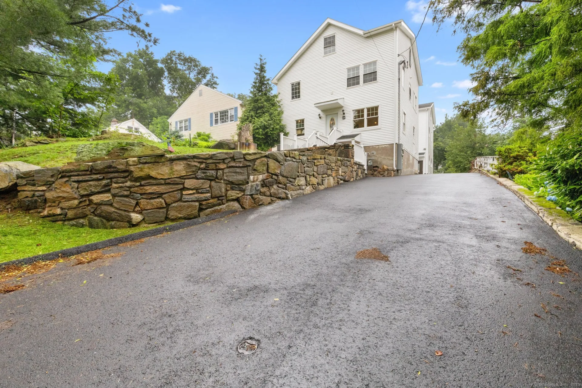 75 Coolidge Avenue, Stamford, CT