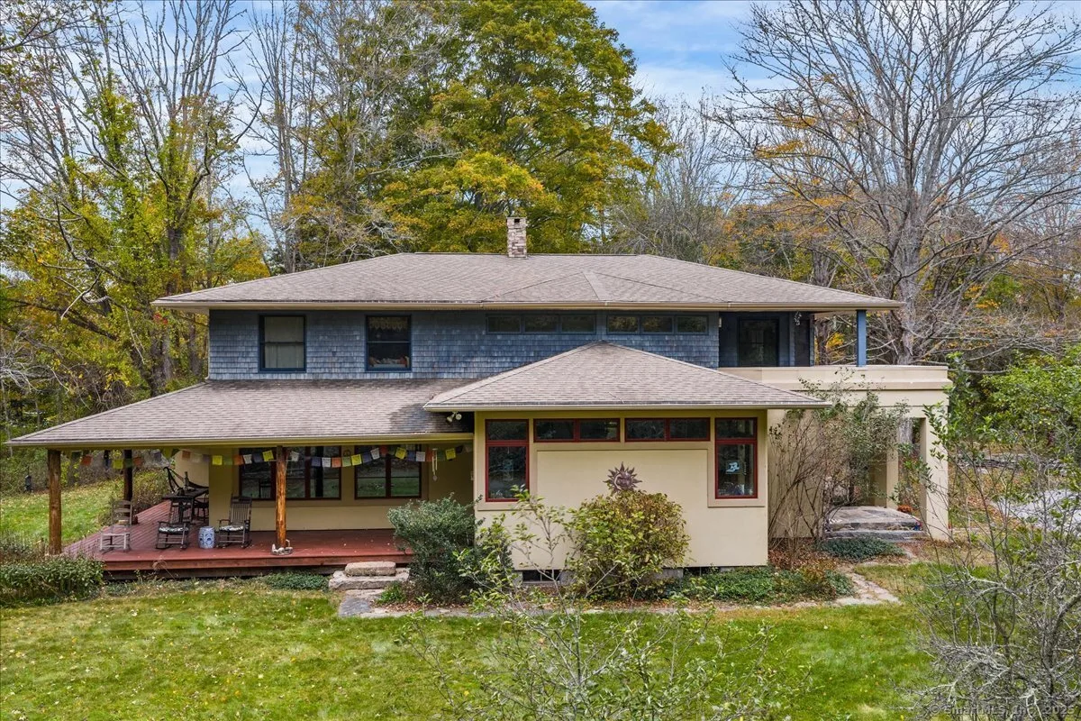 39 Hewitt Road, North Stonington, CT