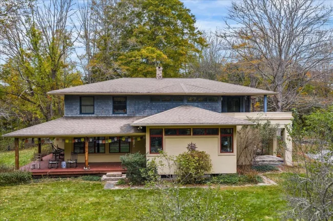 39 Hewitt Road, North Stonington, CT