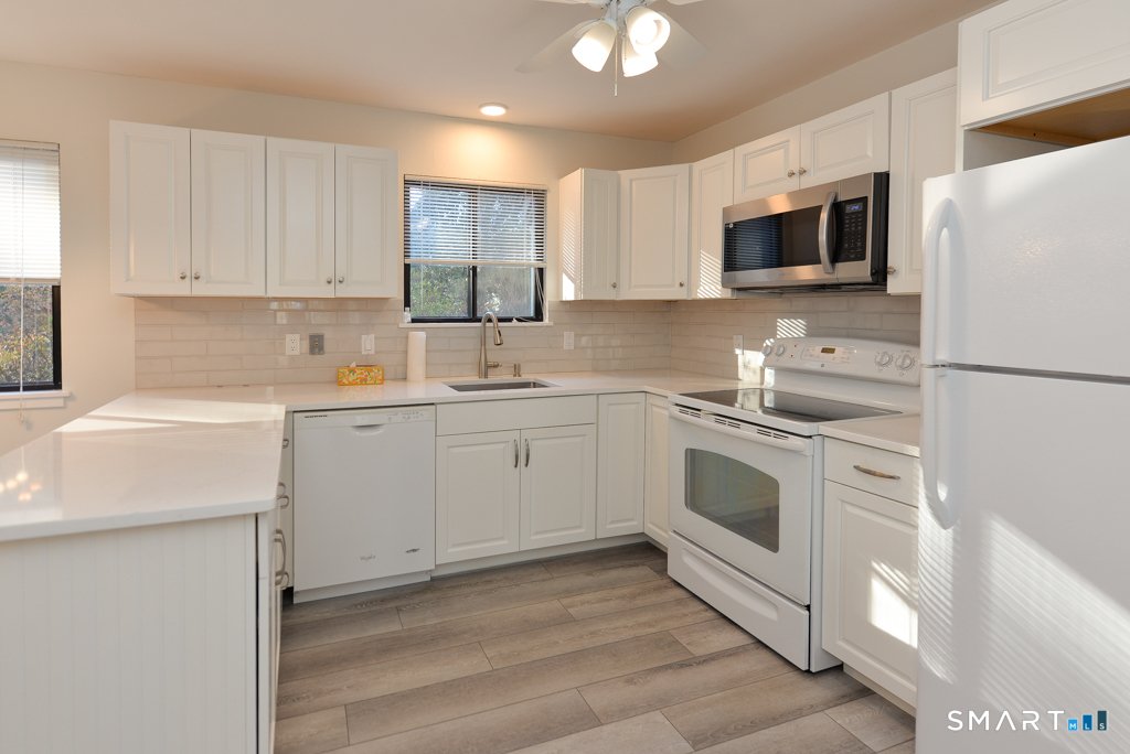 69 Heritage Village #E, Southbury, CT