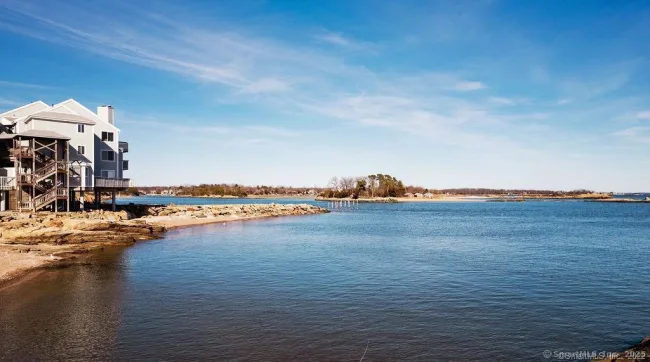 1 Mansfield Grove Road #APT 206, East Haven, CT