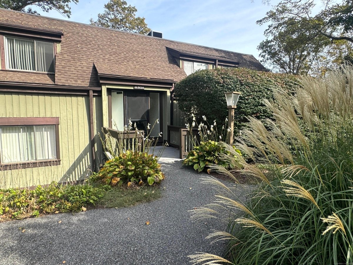 86 Heritage Village #D, Southbury, CT