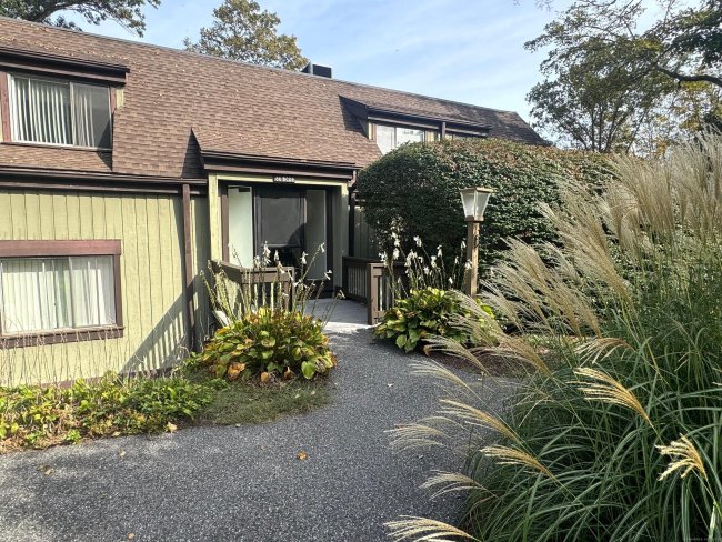 86 Heritage Village #D