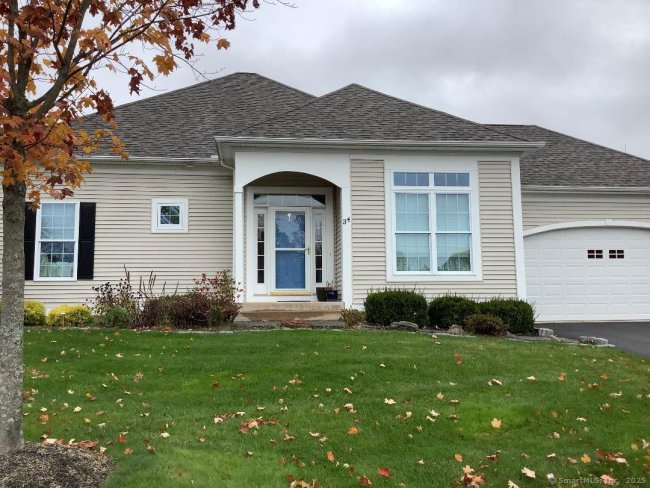 34 Woodsboro Circle #34, Cromwell, CT