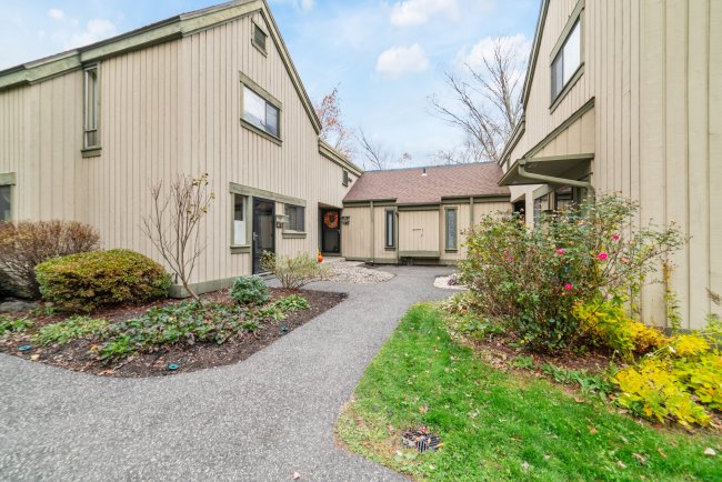 89 Heritage Village #D