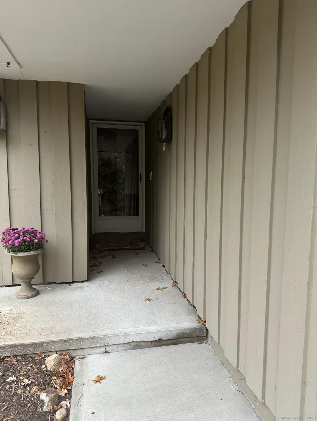 10 Ledgebrook Drive #10, Norwalk, CT