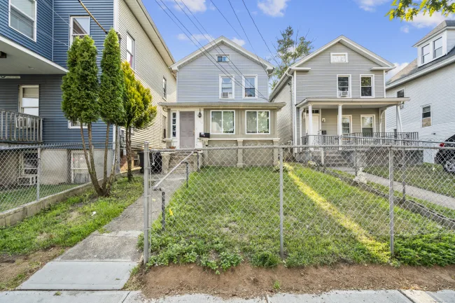 114 Blatchley Avenue, New Haven, CT