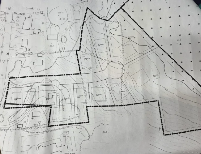 49 Cross Road, Waterford, CT