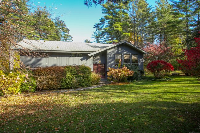 118 Washinee Heights Road, Salisbury, CT