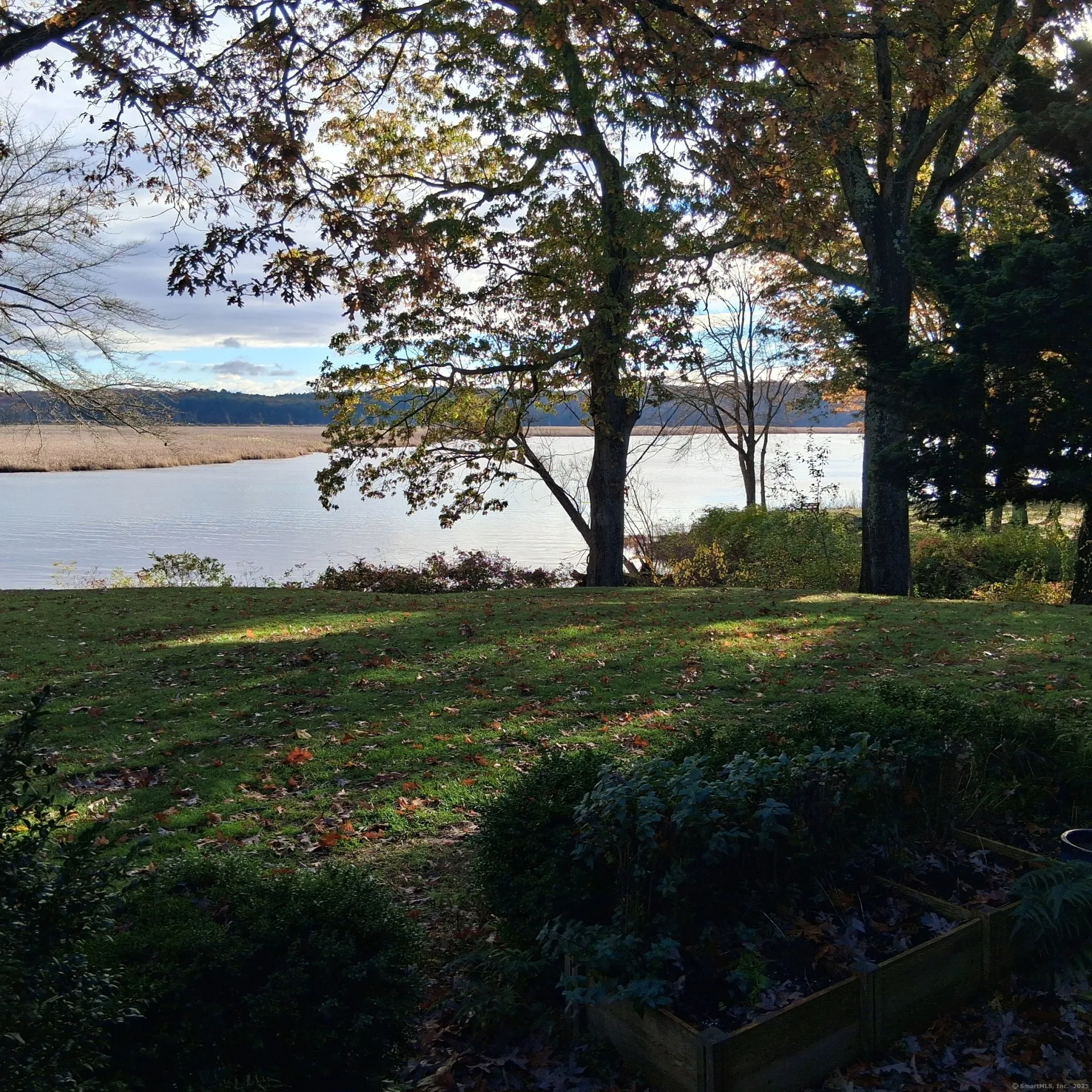 85 River Road #APT B7, Essex, CT