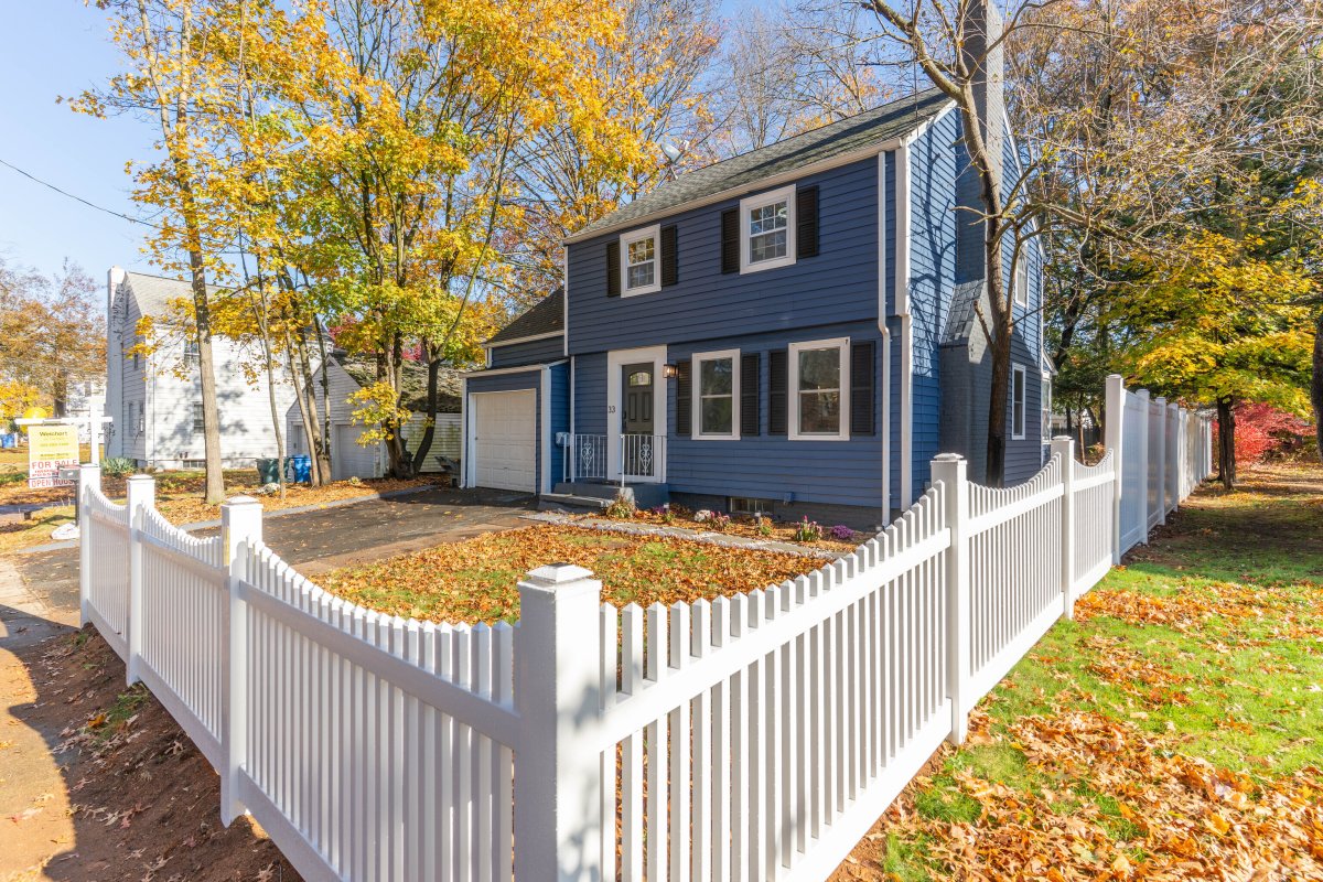 33 Bank Street, Hamden, CT