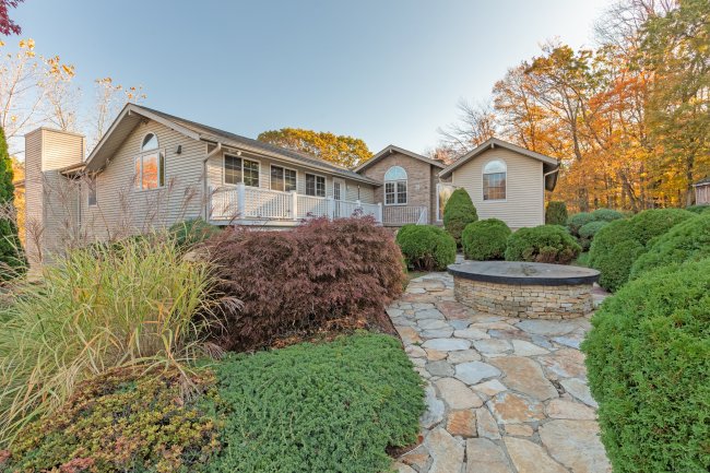 9 Cheryl Lane, Prospect, CT