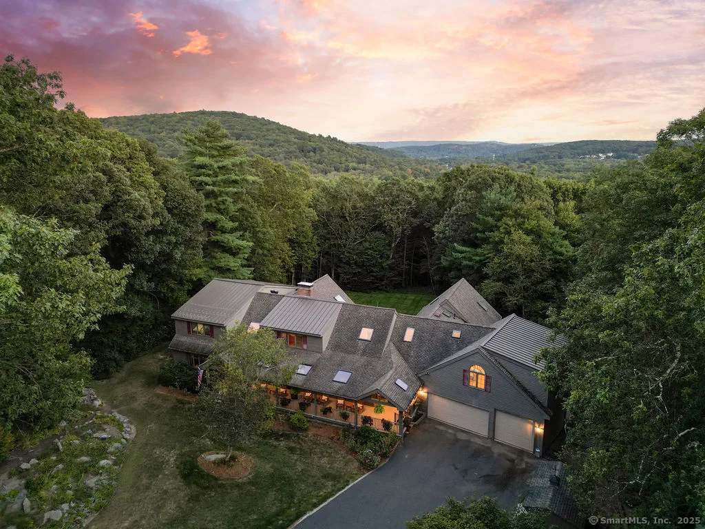 13 Woodland Drive, Canton, CT