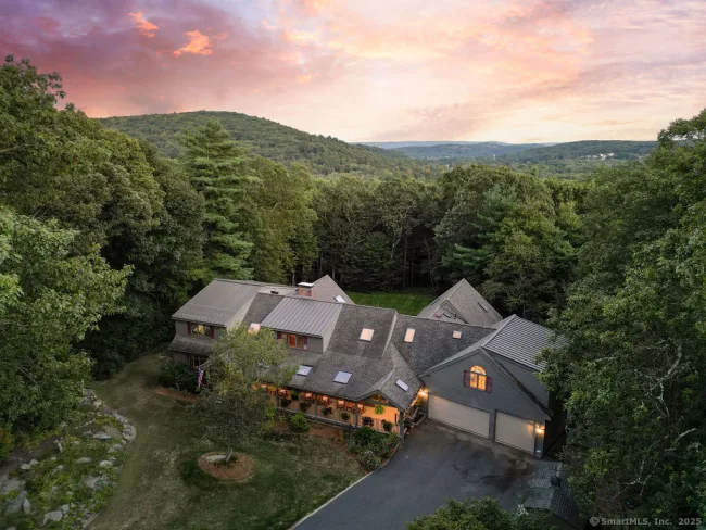 13 Woodland Drive, Canton, CT