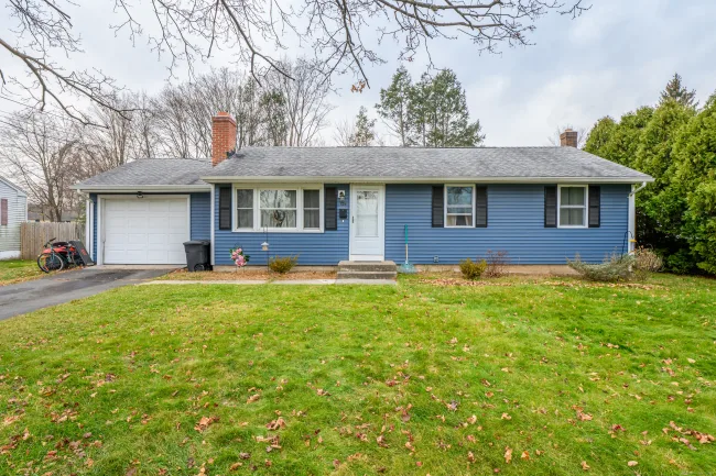 124 Bel Aire Circle, Windsor Locks, CT