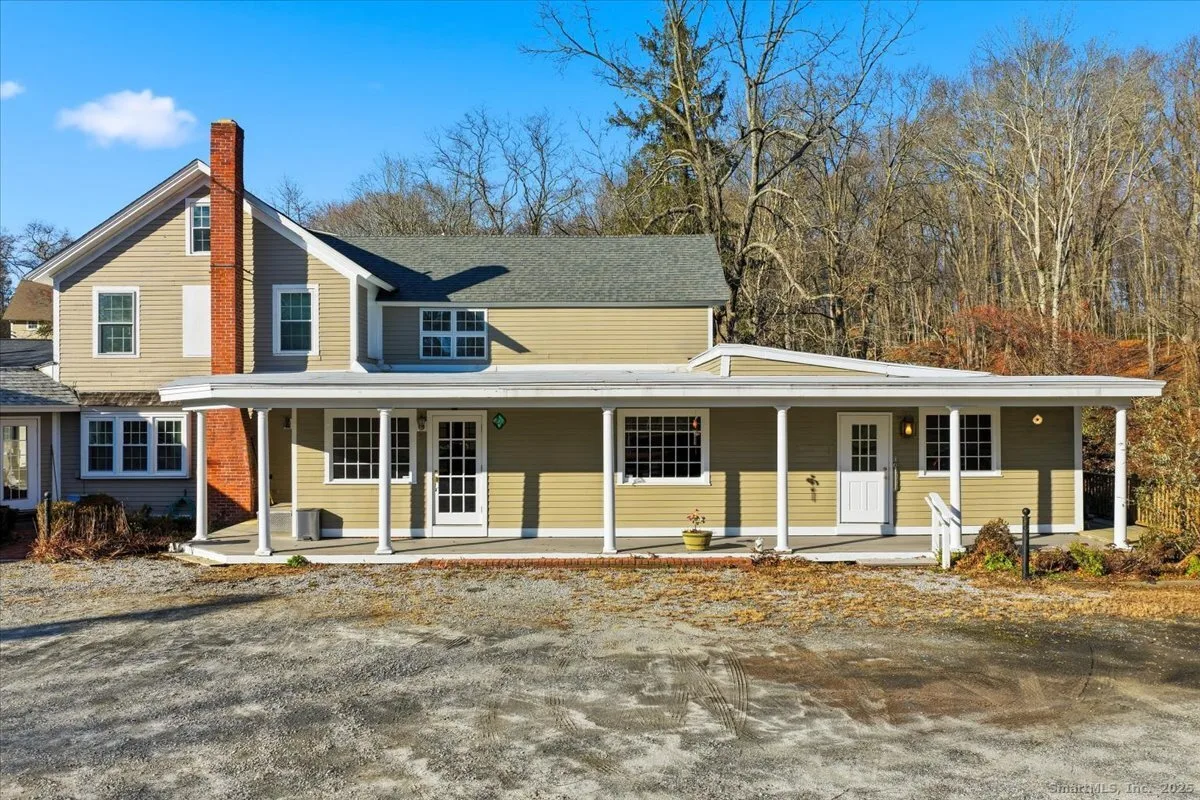 33 Deep River Road, Essex, CT