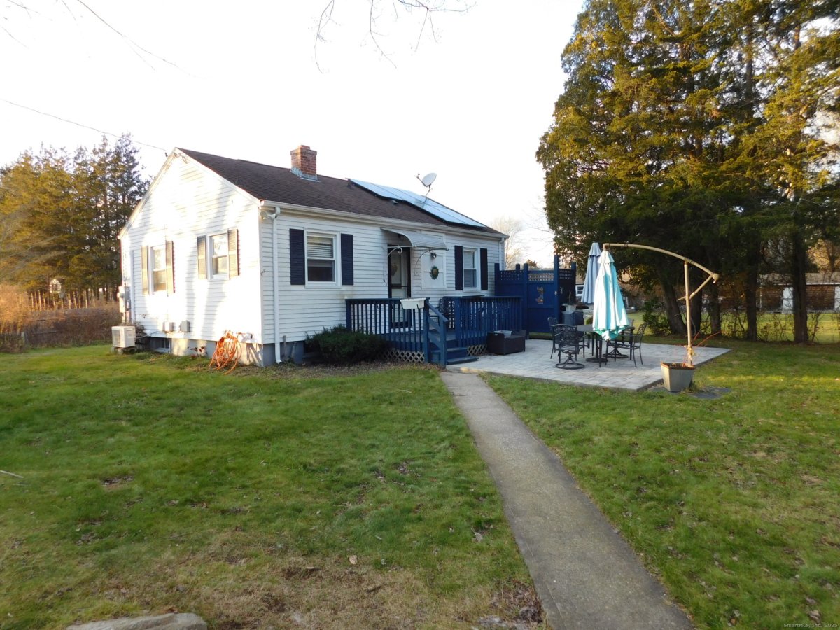 6 Anita Avenue, Waterford, CT