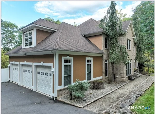 4 Southdown Drive, Bristol, CT