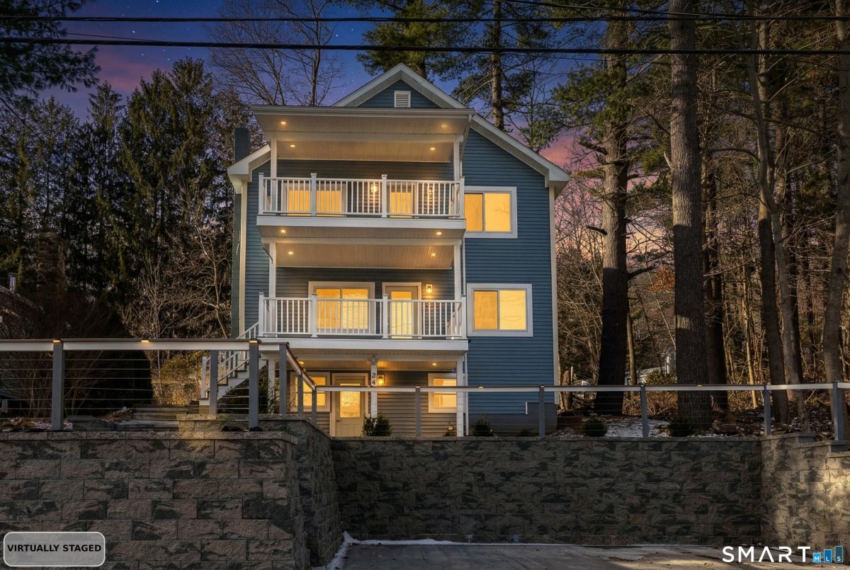 24 Lake Shore Boulevard, Stafford, CT