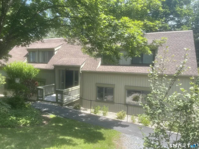 277 Heritage Village #C