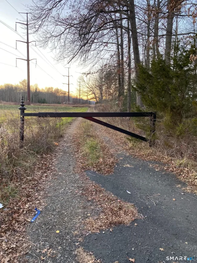 1211R Blue Hills Avenue, Bloomfield, CT